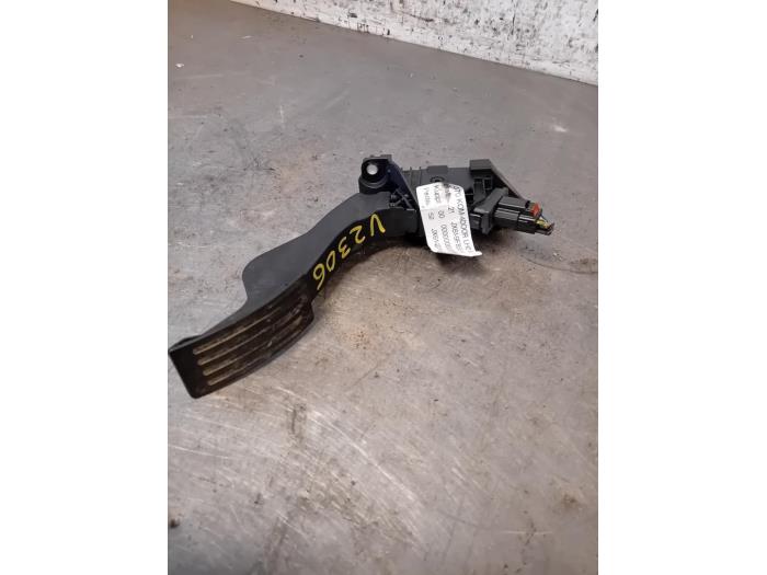 Begagnade Gaspedalsensor Ford Focus 4 1.0 Ti-VCT EcoBoost 12V 125 Pris på förfrågan erbjuds av Autohandel-Smet Gebroeders NV