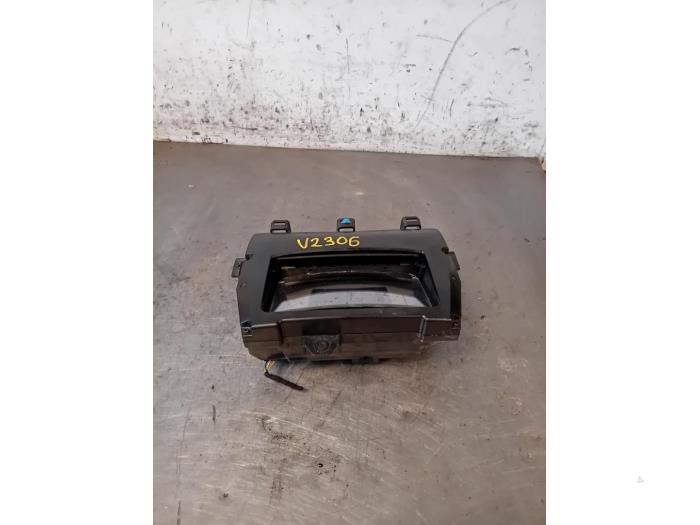 Gebrauchte Frontscheibenanzeige Ford Focus 4 1.0 Ti-VCT EcoBoost 12V 125 Preis auf Anfrage angeboten von Autohandel-Smet Gebroeders NV
