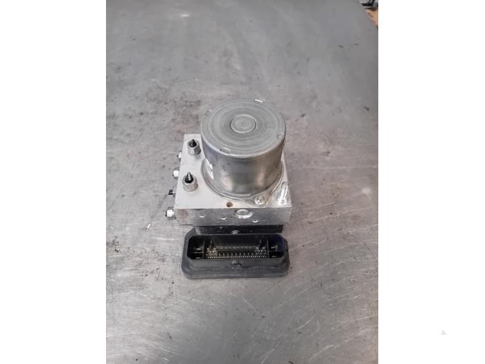 Begagnade ABS-pump Opel Grandland/Grandland X 1.2 Turbo 12V Pris på förfrågan erbjuds av Autohandel-Smet Gebroeders NV