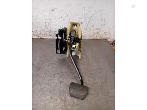 Used Brake pedal BMW X5 (F15) xDrive 40e PHEV 2.0 Price on request offered by Autohandel-Smet Gebroeders NV