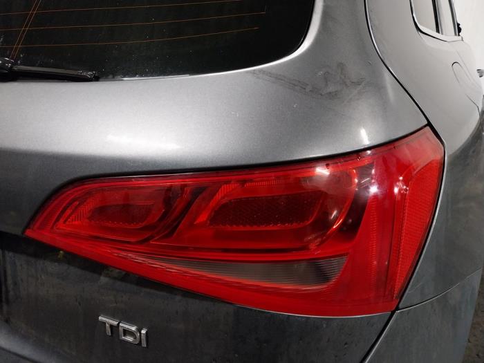 Taillight, right from a Audi Q5 (8RB) 2.0 TDI 16V 2014