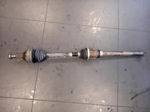 Used Front drive shaft, right Citroen Jumpy 2.0 Blue HDI 145 Price on request offered by Autohandel-Smet Gebroeders NV