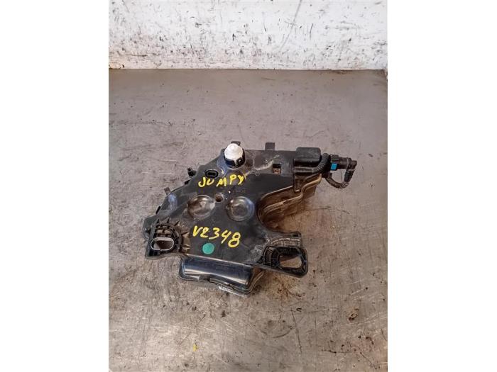 Used Additive tank Citroen Jumpy 2.0 Blue HDI 145 Price on request offered by Autohandel-Smet Gebroeders NV