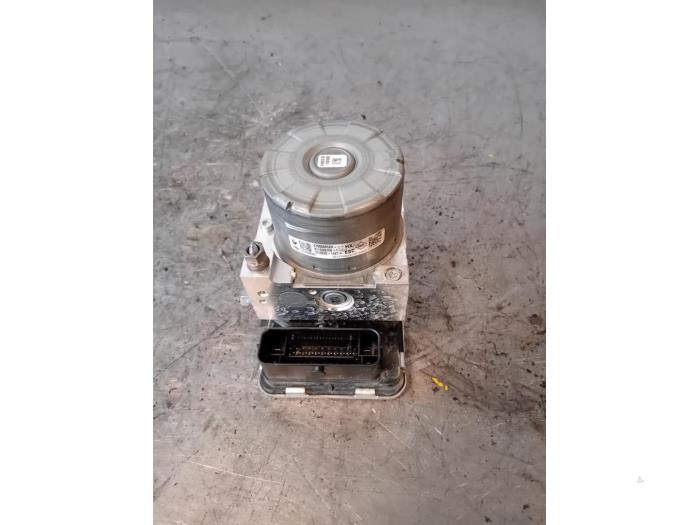 Begagnade ABS-pump Renault Scénic IV (RFAJ) 1.5 Energy dCi 110 Pris på förfrågan erbjuds av Autohandel-Smet Gebroeders NV