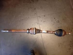 Used Front drive shaft, right Citroen DS5 (KD/KF) 2.0 HDiF 16V Price on request offered by Autohandel-Smet Gebroeders NV