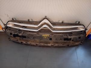 Used Grille Citroen DS5 (KD/KF) 2.0 HDiF 16V Price on request offered by Autohandel-Smet Gebroeders NV