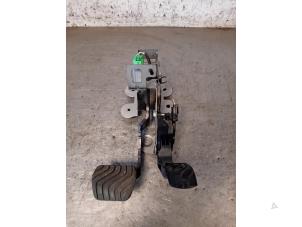 Used Set of pedals Renault Scénic IV (RFAJ) 1.5 Energy dCi 110 Price on request offered by Autohandel-Smet Gebroeders NV