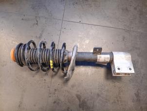 Used Fronts shock absorber, left Citroen DS5 (KD/KF) 2.0 HDiF 16V Price on request offered by Autohandel-Smet Gebroeders NV
