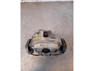 Used Front brake calliper, right Citroen DS5 (KD/KF) 2.0 HDiF 16V Price on request offered by Autohandel-Smet Gebroeders NV