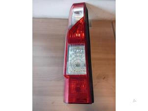 Used Taillight, left Nissan NV 400 (M9J) 2.3 dCi 100 16V Price on request offered by Autohandel-Smet Gebroeders NV