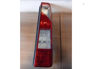 Used Taillight, right Nissan NV 400 (M9J) 2.3 dCi 100 16V Price on request offered by Autohandel-Smet Gebroeders NV