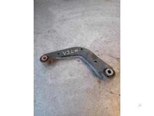 Used Rear upper wishbone, left Ford Mondeo V 2.0 TDCi 150 16V Price on request offered by Autohandel-Smet Gebroeders NV