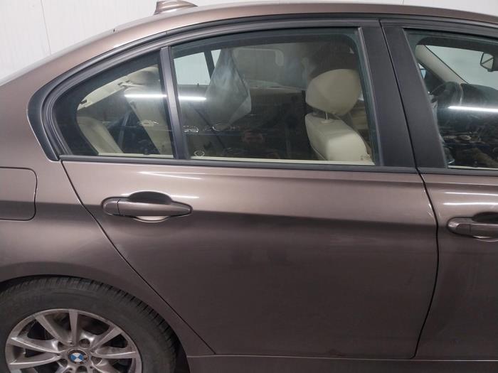 Drzwi prawe tylne wersja 4-drzwiowa z BMW 3 serie (F30) 320d 2.0 16V EfficientDynamicsEdition 2012