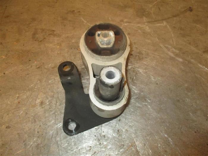 Used Engine mount Ford Fiesta 6 (JA8) 1.0 EcoBoost 12V 100 Price on request offered by Autohandel-Smet Gebroeders NV