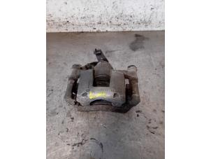Used Rear brake calliper, left Toyota Hi-lux IV 3.0 D4-D 16V 4x4 Price on request offered by Autohandel-Smet Gebroeders NV