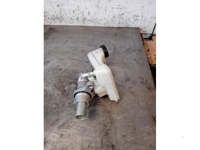 Used Master cylinder Ford Mondeo V 2.0 TDCi 150 16V Price on request offered by Autohandel-Smet Gebroeders NV