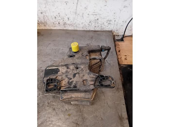 Gebrauchte Additatief tank Ford Mondeo V 2.0 TDCi 150 16V Preis auf Anfrage angeboten von Autohandel-Smet Gebroeders NV