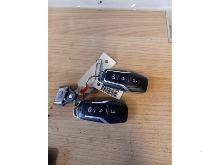 Schlüssel van een Ford Mondeo V 2.0 TDCi 150 16V 2015