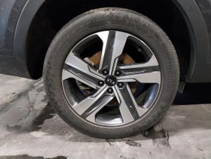 Used Set of wheels + winter tyres Kia Sorento IV (MQ4) 1.6 T-GDi Plug-in Hybrid 16V 4x4 Price on request offered by Autohandel-Smet Gebroeders NV