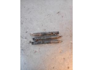 Used Injector (diesel) Dacia Logan Price on request offered by Autohandel-Smet Gebroeders NV