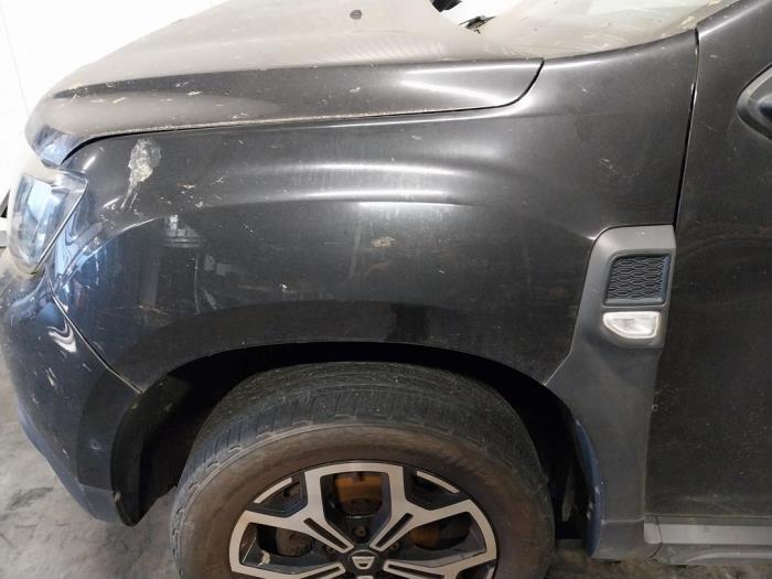 Używane Ekran lewy przód Dacia Duster (SR) 1.3 TCE 130 16V Cena na żądanie oferowane przez Autohandel-Smet Gebroeders NV