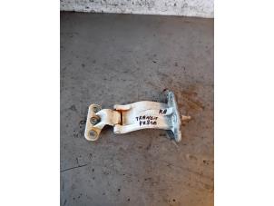 Used Rear door hinge, right Ford Transit Custom 2.2 TDCi 16V Price on request offered by Autohandel-Smet Gebroeders NV