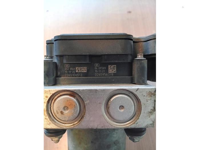 ABS pump from a Volkswagen Crafter 2.0 TDI 16V 2016