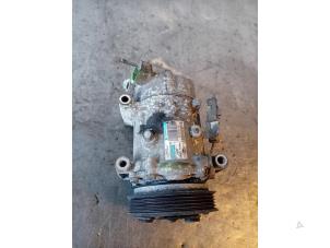 Used Air conditioning pump Mini Clubman (R55) 2.0 Cooper D 16V Autom. Price on request offered by Autohandel-Smet Gebroeders NV