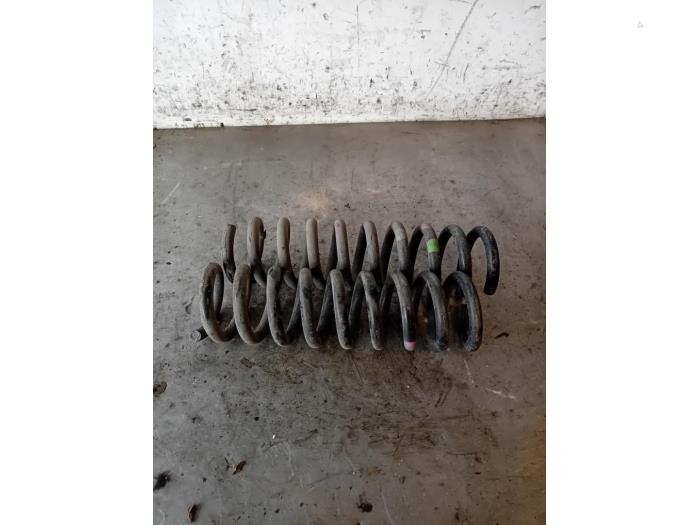 Rear coil spring from a Mercedes-Benz GLK (204.7/9) 2.2 220 CDI 16V BlueEfficiency 4-Matic 2014
