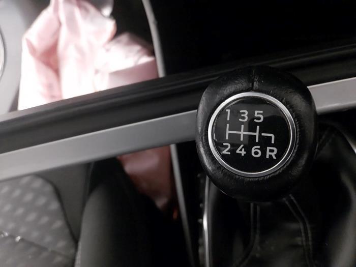 Gebrauchte Getriebe Ford Fiesta 7 1.5 TDCi 85 Preis auf Anfrage angeboten von Autohandel-Smet Gebroeders NV