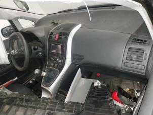 Used Airbag set + dashboard Toyota Auris (E15) 1.33 Dual VVT-I 16V Price on request offered by Autohandel-Smet Gebroeders NV