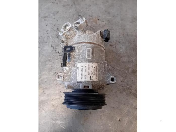 Air conditioning pump from a Peugeot 308 SW (L4/L9/LC/LJ/LR)  2015