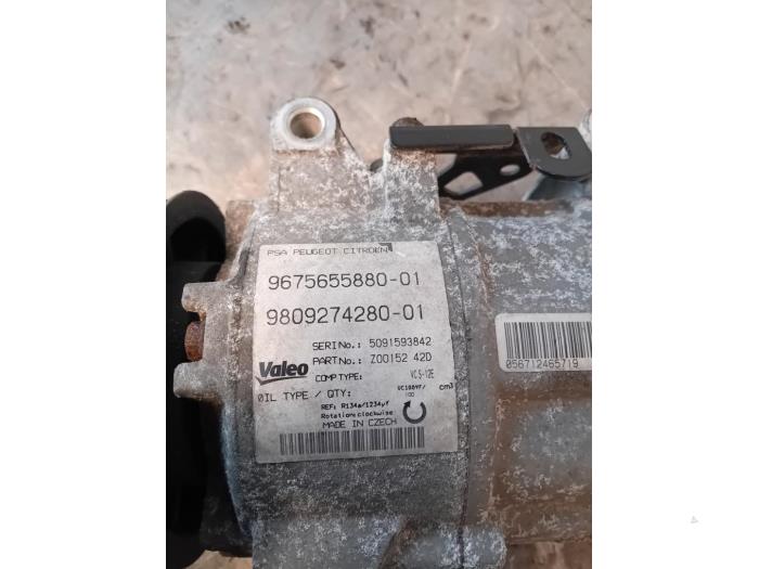 Air conditioning pump from a Peugeot 308 SW (L4/L9/LC/LJ/LR)  2015