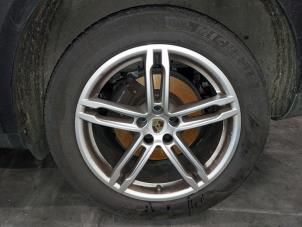 Used Wheel + tyre Porsche Macan (95B) 2.0 16V Turbo Price on request offered by Autohandel-Smet Gebroeders NV