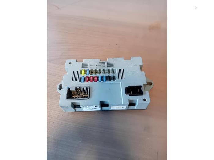 Używane Modul (rózne) Jaguar XF (X260) 2.0d 163 E-Performance 16V Cena na żądanie oferowane przez Autohandel-Smet Gebroeders NV