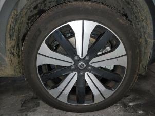 Begagnade Hjuluppsättning + däck Volvo XC40 (XZ) 1.5 T4 Plug-in Hybrid 12V Pris på förfrågan erbjuds av Autohandel-Smet Gebroeders NV