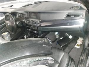 Używane Airbag set + dashboard BMW 5 serie Touring (F11) 520d 16V Cena na żądanie oferowane przez Autohandel-Smet Gebroeders NV