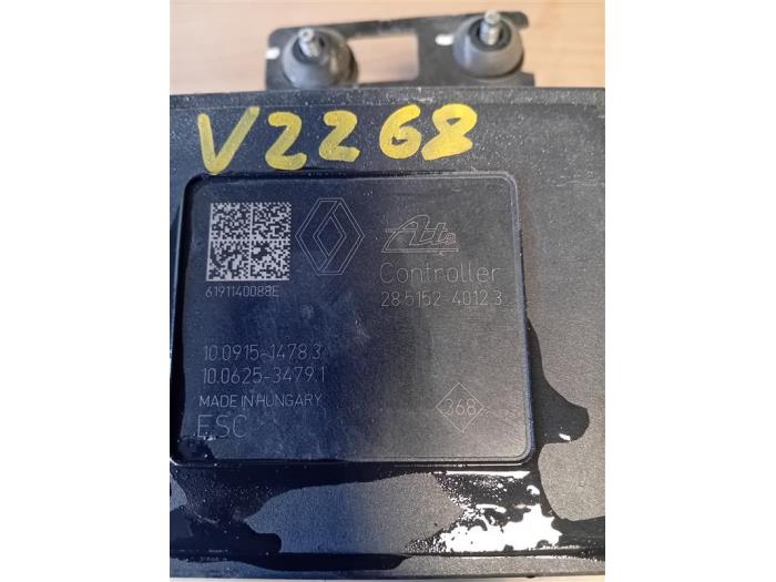 ABS pump from a Vauxhall Vivaro B Combi 1.6 CDTI Biturbo 140 2019