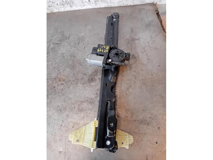 Usados Motor de ventanilla de puerta Opel Vivaro 2.0 CDTI 177 Precio de solicitud ofrecido por Autohandel-Smet Gebroeders NV