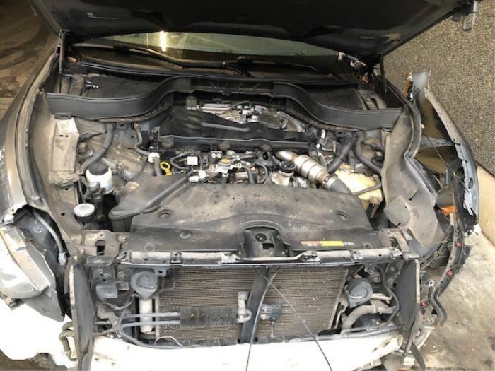 Engine from a Infiniti QX70 3.0d V6 AWD 2016