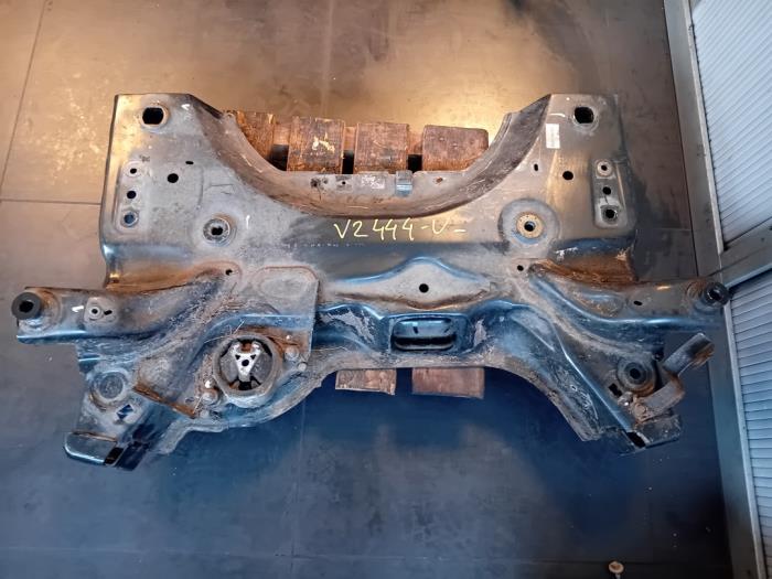 Used Subframe Opel Vivaro 2.0 CDTI 177 Price on request offered by Autohandel-Smet Gebroeders NV