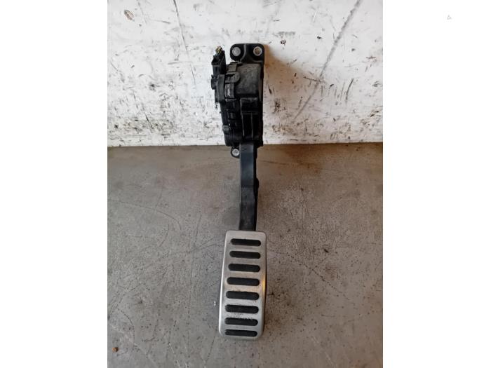 Begagnade Gaspedalsensor Volkswagen Amarok 3.0 TDI V6 24V 4Motion Pris på förfrågan erbjuds av Autohandel-Smet Gebroeders NV