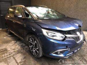 Used Front end, complete Renault Scénic IV (RFAJ) 1.5 Energy dCi 110 Price on request offered by Autohandel-Smet Gebroeders NV