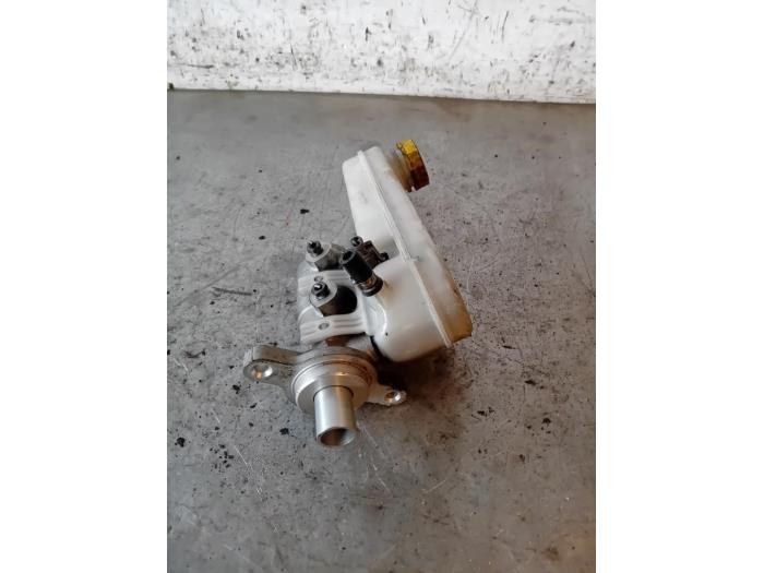 Master cylinder from a Peugeot Boxer (U9) 2.2 HDi 120 Euro 4 2006