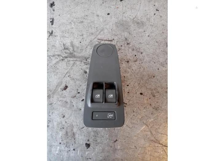 Usados Interruptor combinado de ventanillas Peugeot Boxer (U9) 2.2 HDi 120 Euro 4 Precio de solicitud ofrecido por Autohandel-Smet Gebroeders NV