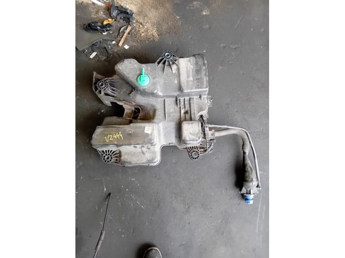 Gebrauchte Adblue Tank Opel Vivaro 2.0 CDTI 177 Preis auf Anfrage angeboten von Autohandel-Smet Gebroeders NV