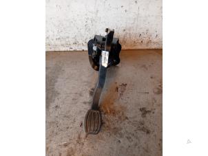 Used Clutch pedal Citroen Berlingo 1.5 BlueHDi 75 Price on request offered by Autohandel-Smet Gebroeders NV