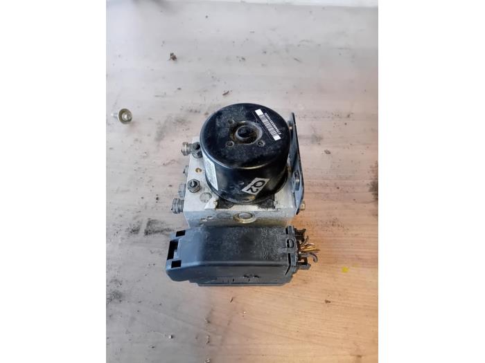 Gebrauchte ABS Pumpe Ford Fiesta 6 (JA8) 1.0 EcoBoost 12V 100 Preis € 423,50 Mit Mehrwertsteuer angeboten von Autohandel-Smet Gebroeders NV
