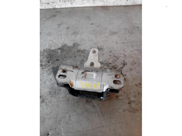 Used Engine mount Ford Fiesta 6 (JA8) 1.0 EcoBoost 12V 100 Price on request offered by Autohandel-Smet Gebroeders NV