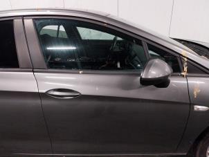 Używane Drzwi prawe przednie wersja 4-drzwiowa Opel Astra K 1.0 Turbo 12V Cena na żądanie oferowane przez Autohandel-Smet Gebroeders NV